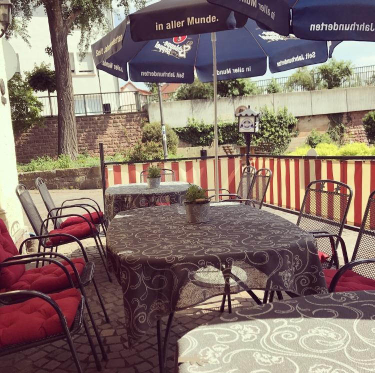 Hotel & Restaurant Zum Karpfen Обернхайм на Майн Екстериор снимка