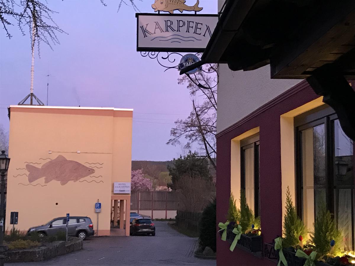 Hotel & Restaurant Zum Karpfen Обернхайм на Майн Екстериор снимка